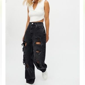 BDG Petite High-Waisted Baggy Jean – Destroyed Black Denim 28 NWT